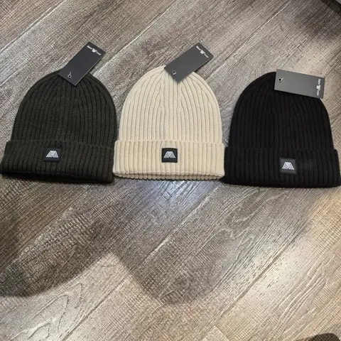 Catalog photo: Ribbed wool-blend beanie with a woven tab